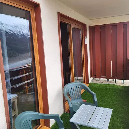Appartement 1800 Front De Neige Et Piscine D Ete *